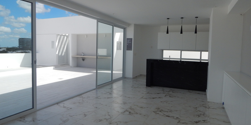 16 White Bar_005
